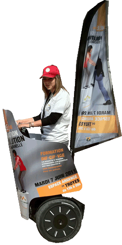 Espace m�tiers de l'Aube - Street Marketing avec Gyropode Segway r�seau Mobilboard troyes
